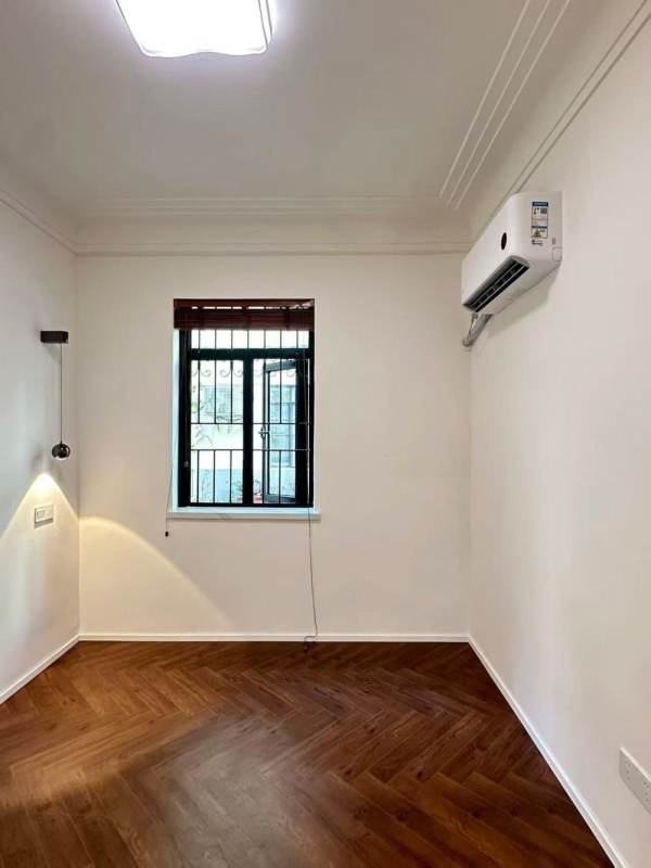 Housing image — Bedroom