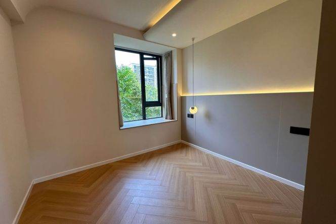 2BR Apartment in Hongqiao CBD (L10)