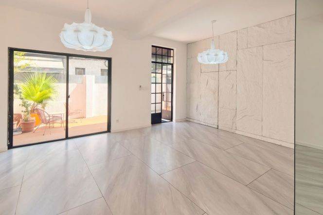 Spacious 4BR Apartment in Old Xuhui with Private Garden (L10/L11)