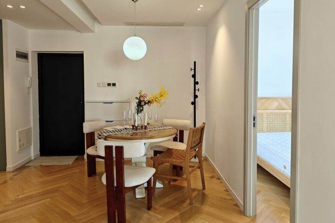 2BR Apartment in Jing'an (L7)