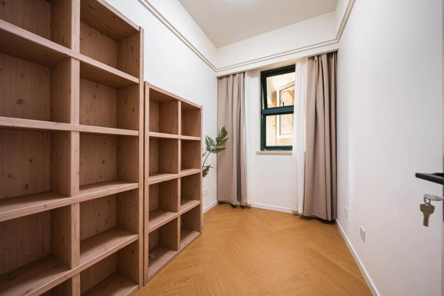Housing image — Study