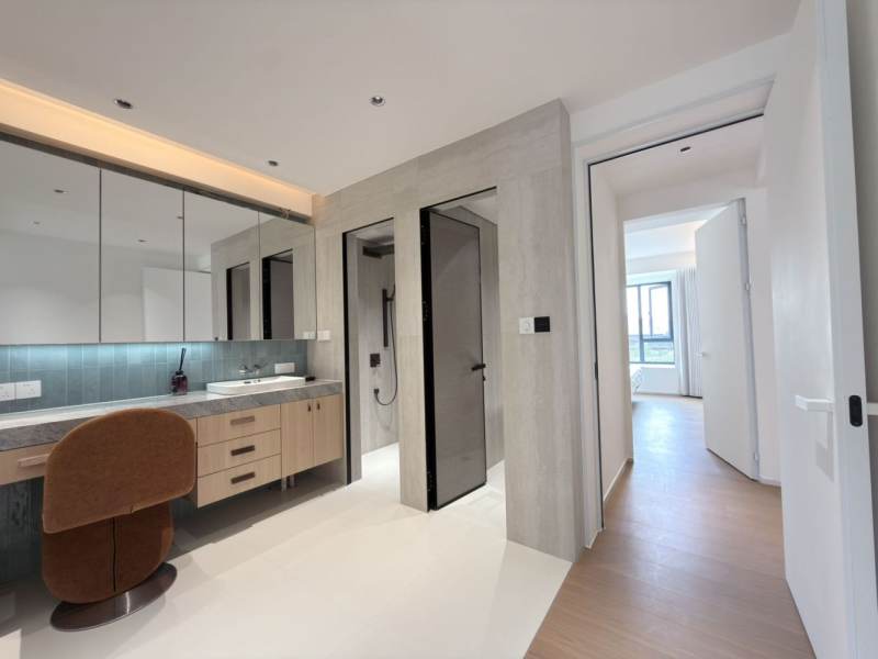 Housing image — Bathroom