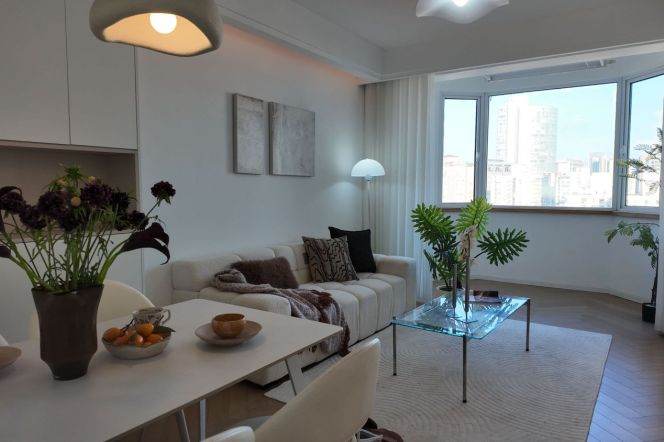 High-Floor Spacious 1BR Apartment near Changshou Rd Metro (L7/L13)