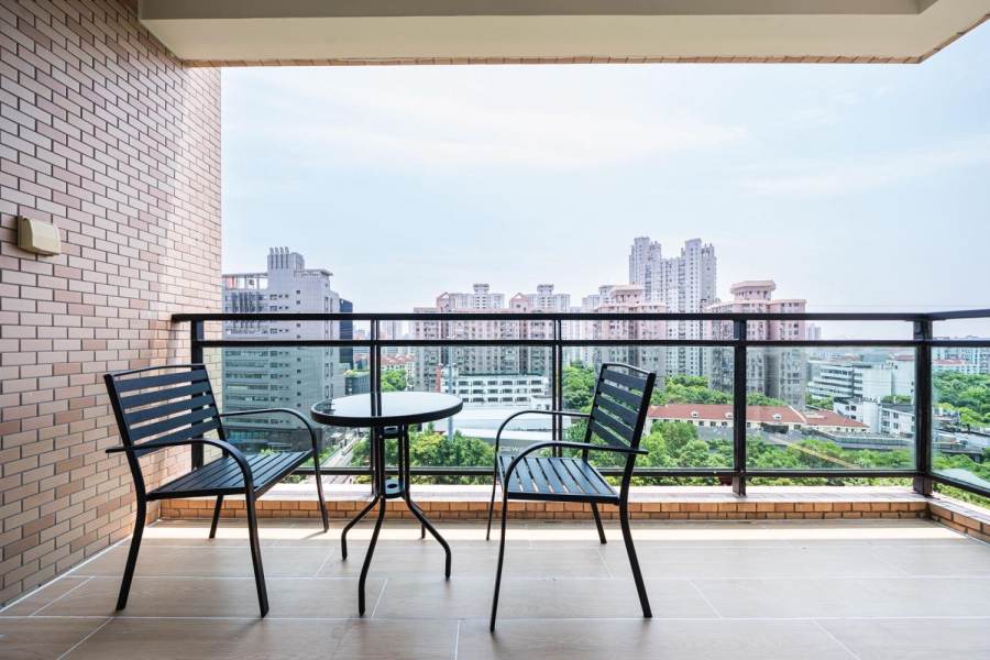 Housing image — Balcony