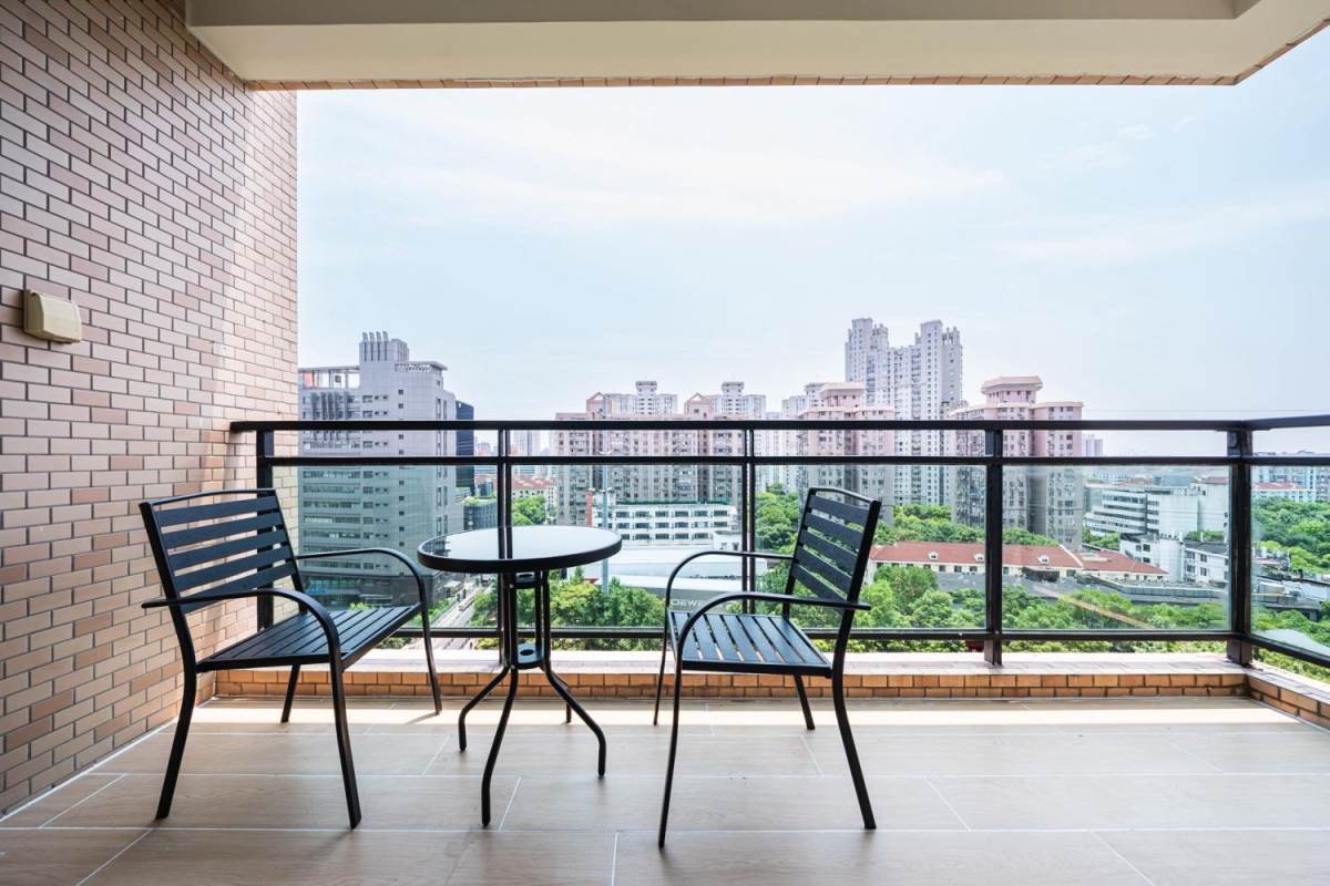 Housing image — Balcony