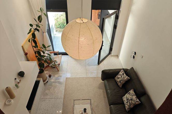 High-Ceiling 3BR Villa in Jing'an with Private Garden (L2/L7/L14)