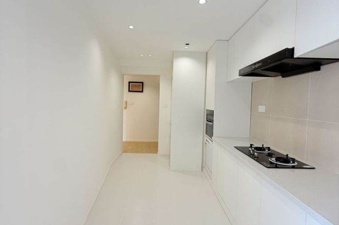 Spacious 3BR Apartment near Changshou Rd Metro (L7/L13)