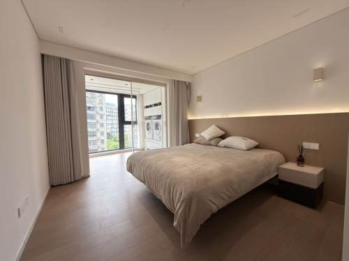 Housing image — Bedroom
