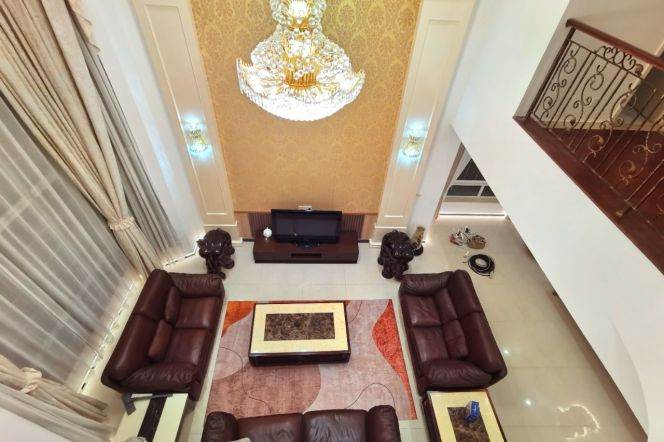 Spacious 5BR Villa near National Exhibition And Convention Center Metro with Private Garden