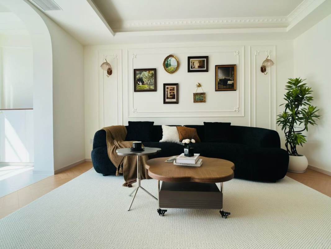 Housing image — Living Room