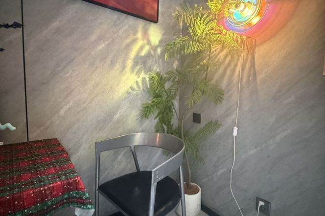Studio Commercial Space near South Huangpi Road Metro (L1/L14)