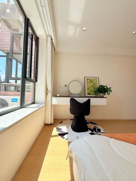 Housing image — Bedroom