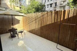 Spacious 1BR Apartment near Zhongshan Park with Terrace (L11/L13)