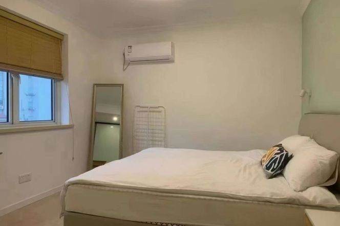 2BR Apartment in Jing'an (L7)