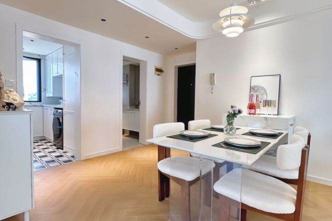 High-Floor 2BR Apartment at One Block (L1/L13)