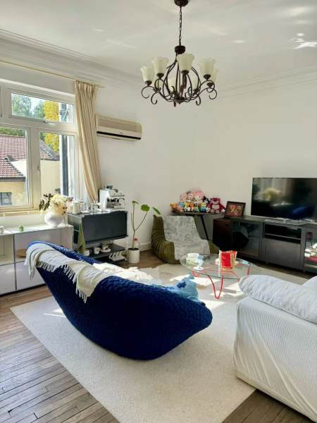 Housing image — Living Room