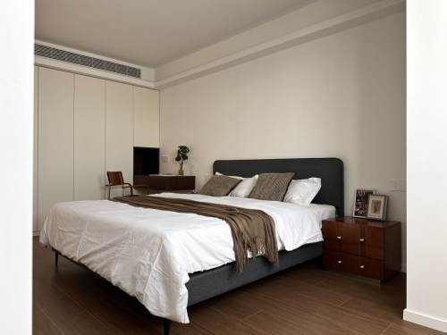 Housing image — Bedroom