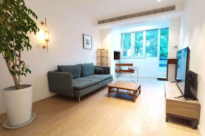 2BR Apartment near Zhongshan Park with Terrace
