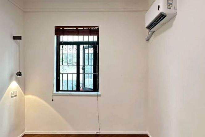 2BR Lane House in Old Xuhui