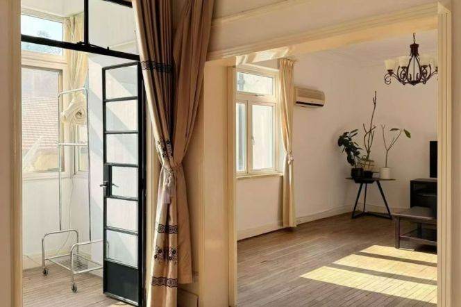1BR Apartment in Old Xuhui (L1/L10)