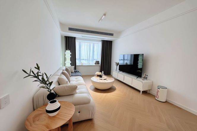 High-Floor 2BR Apartment at One Block (L1/L13)