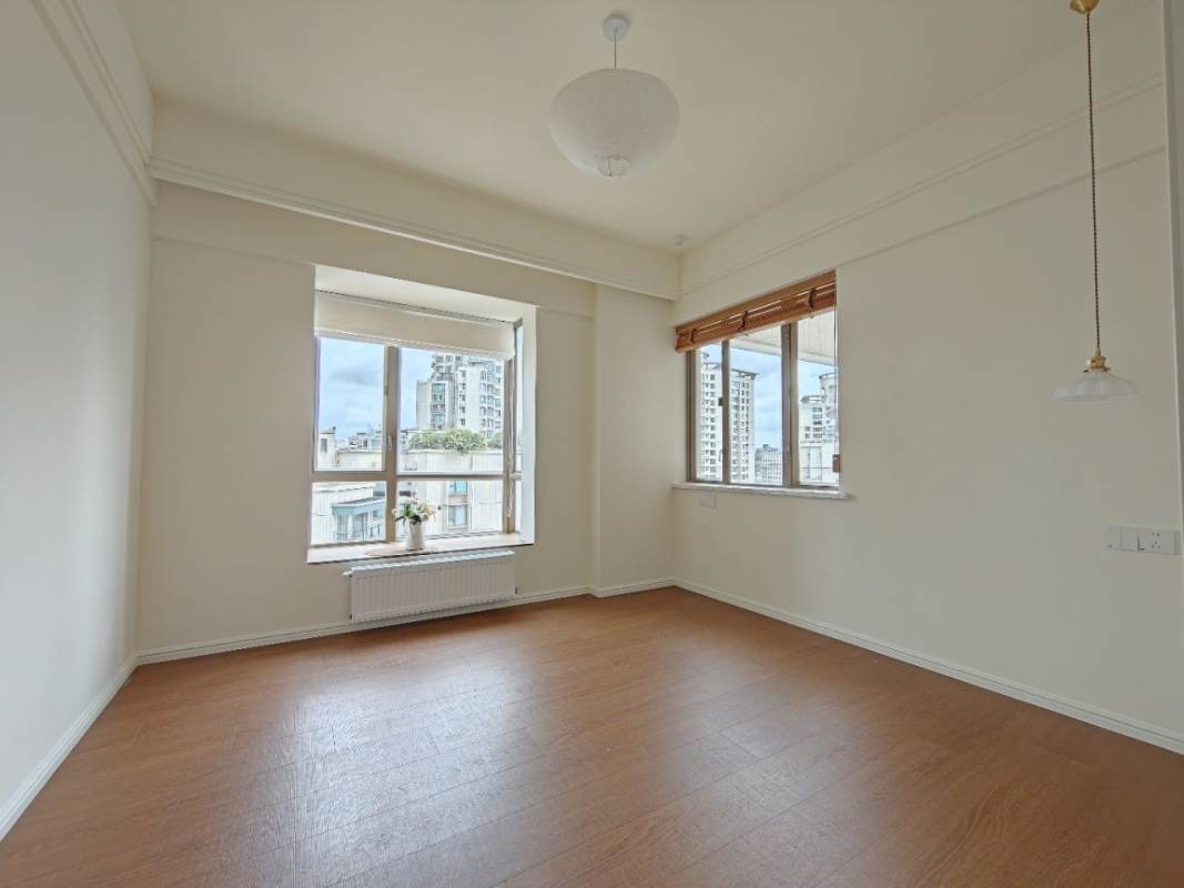 Housing image — Bedroom