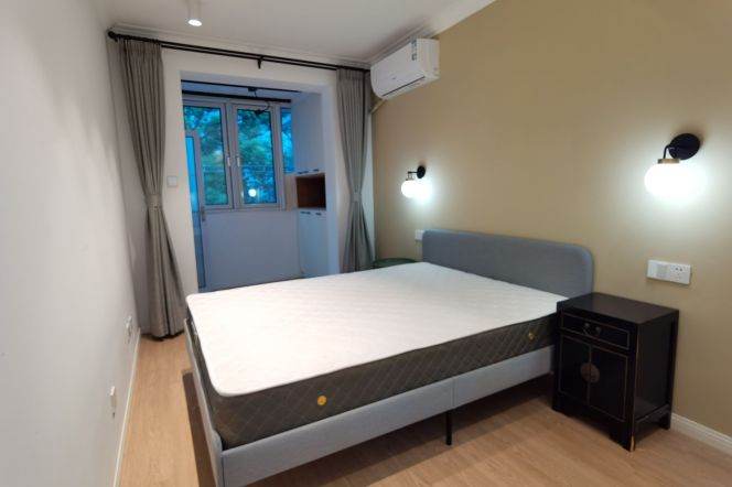 2BR Apartment near Zhongshan Park with Terrace