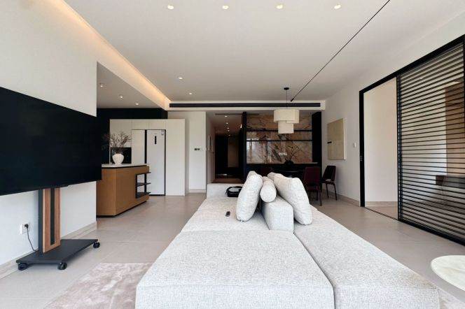 Spacious 3BR Apartment near Century Park