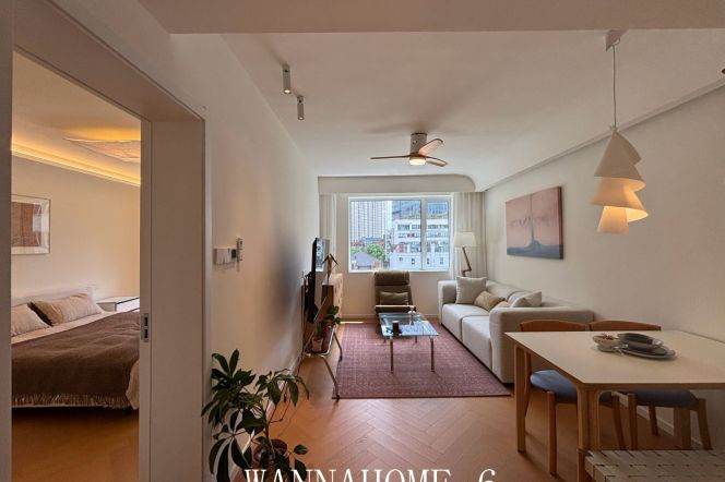 1BR Apartment in Jing'an (L7)