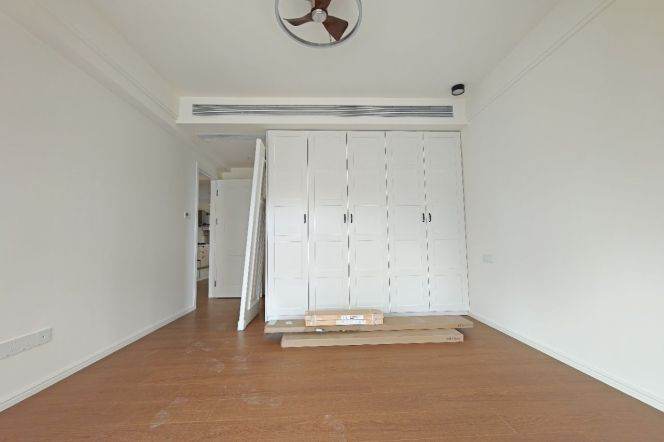 High-Floor 3BR Apartment in Xujiahui (L1/L9/L11)