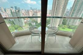 High-Floor Spacious 2BR Apartment near Shangcheng Rd Metro