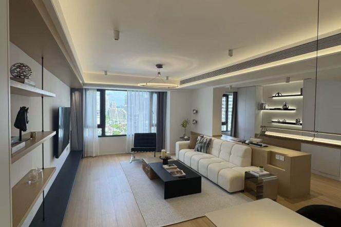 Spacious 2BR Apartment near Shanghai Railway Station Metro with River View (L13)
