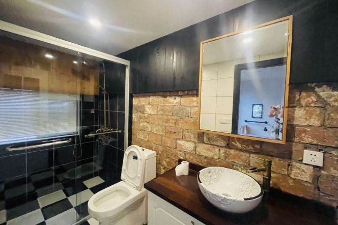 2BR Lane House near South Shaanxi Rd Metro with Terrace (L1/L10/L12)