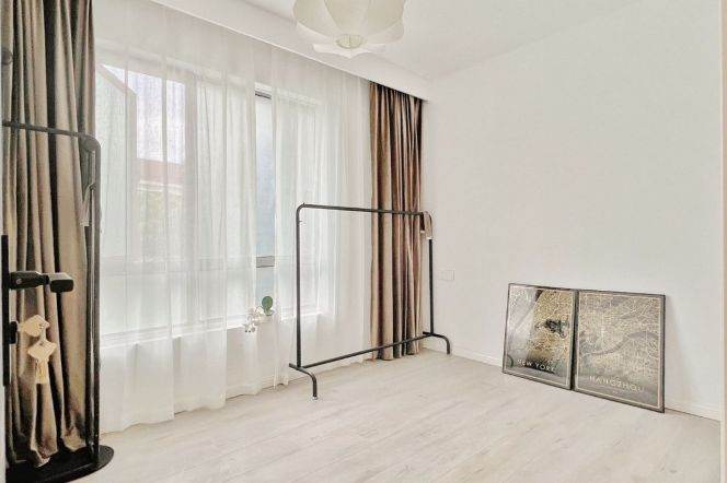 2BR Apartment near Columbia Circle