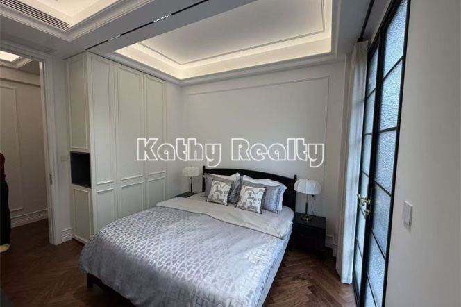 2BR Heritage Apartment near Middle Huaihai Rd Metro (L1/L13/L14)