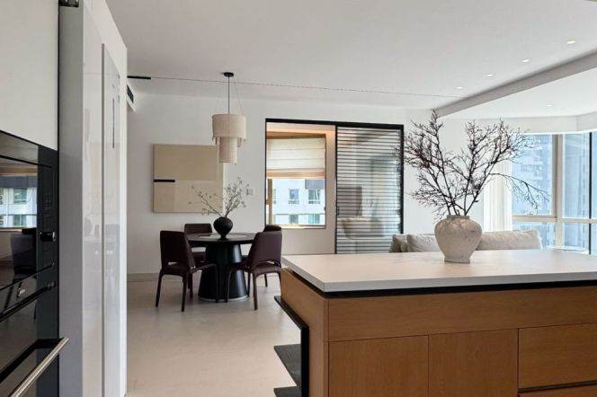 Spacious 3BR Apartment near Century Park