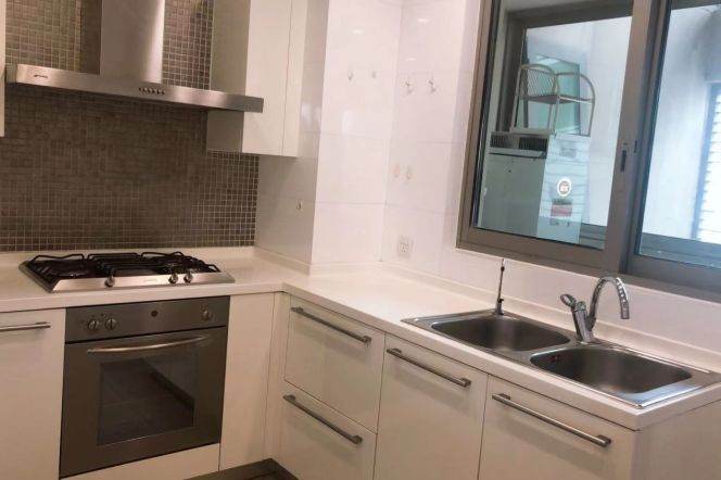 Spacious 3BR Apartment at Jing'an Four Seasons Apartments with Outstanding View (L2/L12/L13)
