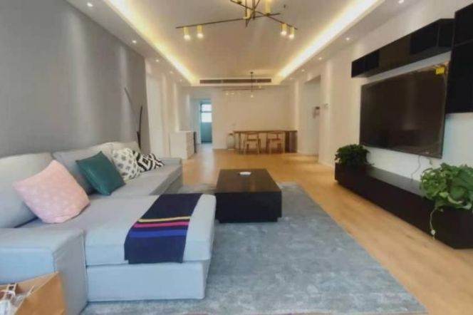 High-Floor 4BR Apartment at One Park Avenue