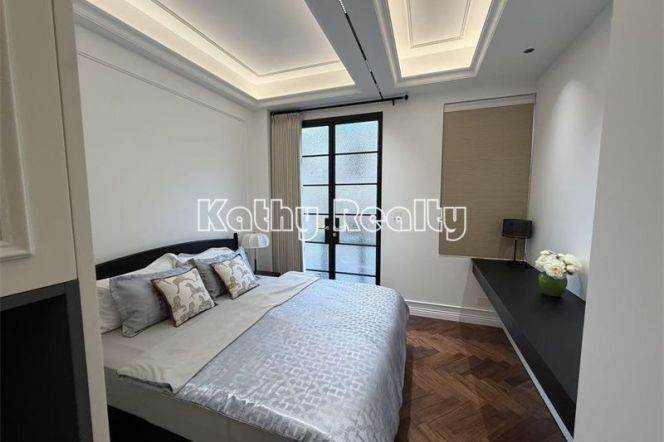 2BR Heritage Apartment near Middle Huaihai Rd Metro (L1/L13/L14)