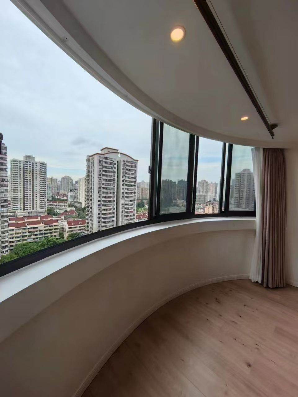 Housing image — Balcony