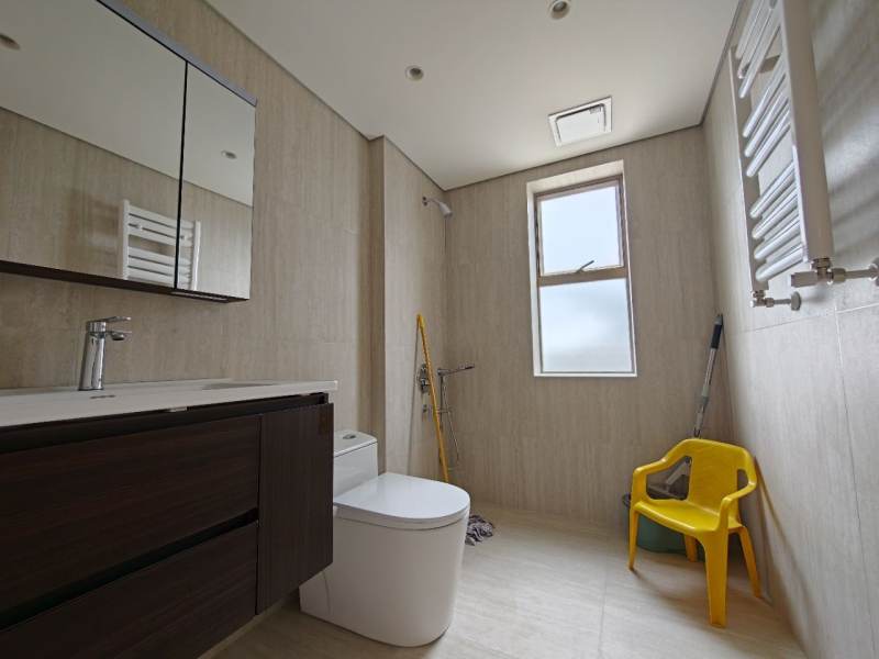 Housing image — Bathroom