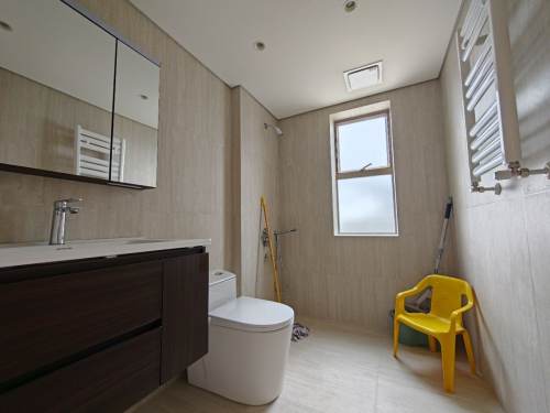 Housing image — Bathroom