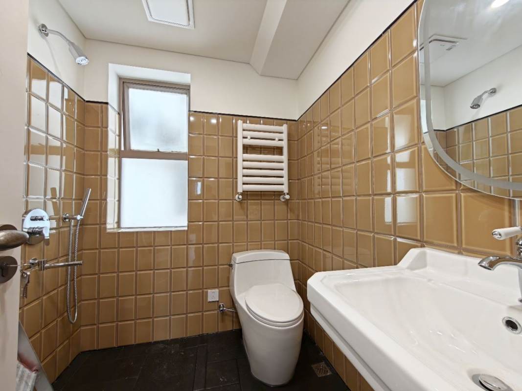 Housing image — Bathroom