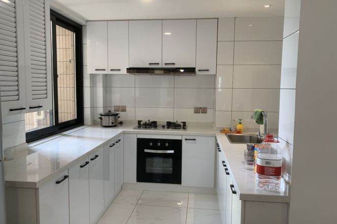 2BR Apartment near Changping Rd Metro (L7)