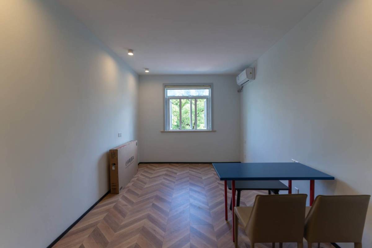 Housing image — Living Room