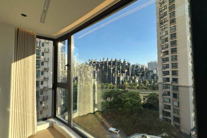 3BR Apartment at Brilliant City with River View (L3/L4)