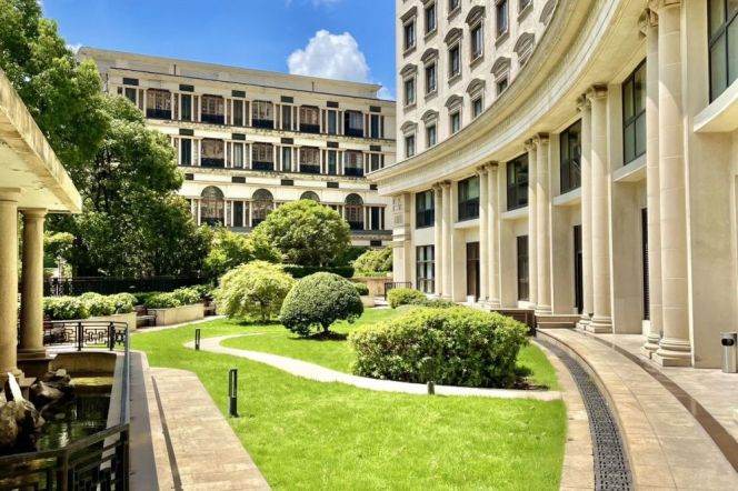 Spacious 1BR Apartment in Old Xuhui (L1/L10)