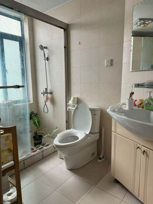 Housing image — Bathroom