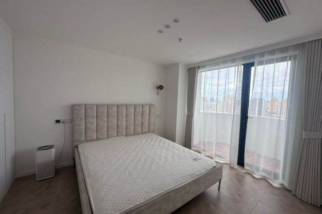 High-Floor Spacious 2BR Apartment in Old Xuhui (L10/L11)