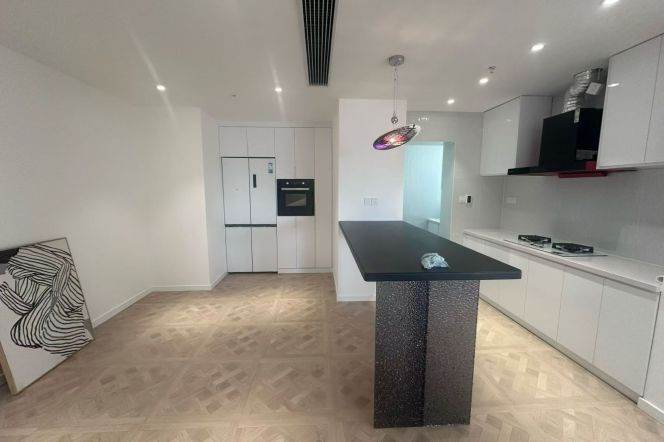 High-Floor Spacious 2BR Apartment in Old Xuhui (L10/L11)